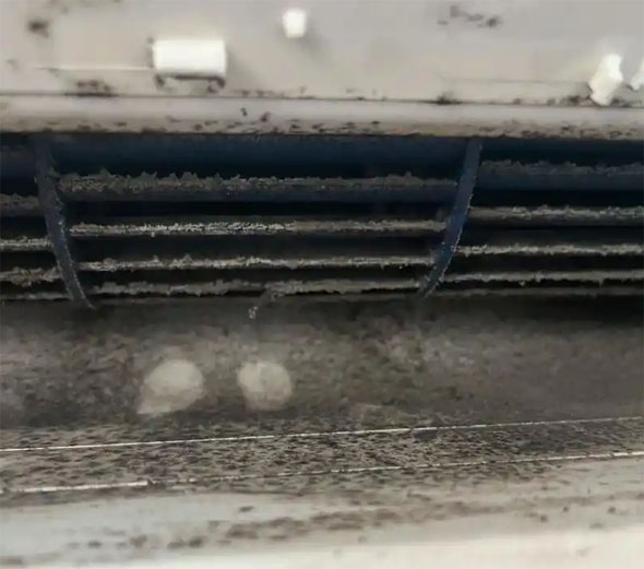 肥西空调吹的风有股烧焦味是怎么回事